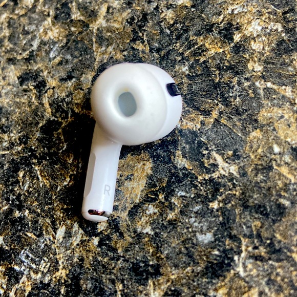 Apple AirPod Pro. Right earbud only. Model A2083. 1st Generation. Mint. - Picture 3 of 4